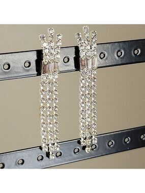 Earrings Silver Tone Crystal Dangle #0102